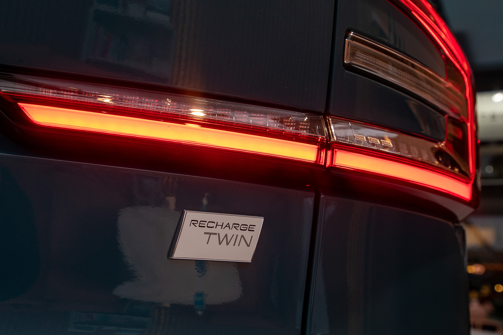 C40 Rechargerのエンブレム類