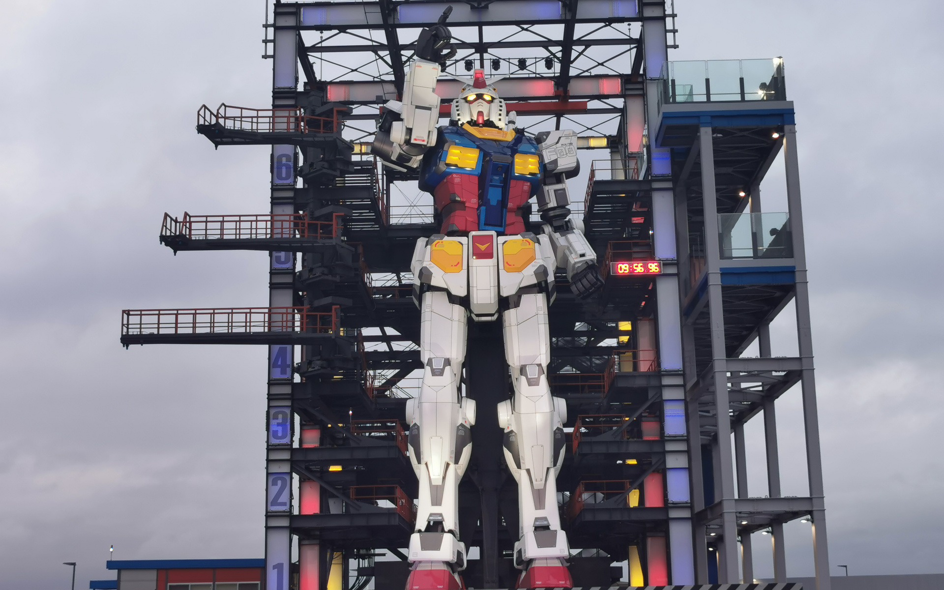 明るいといってもこの日は曇天だったので、快晴なら白色とかも違って見えたことでしょう。もう1回行くしかないか……