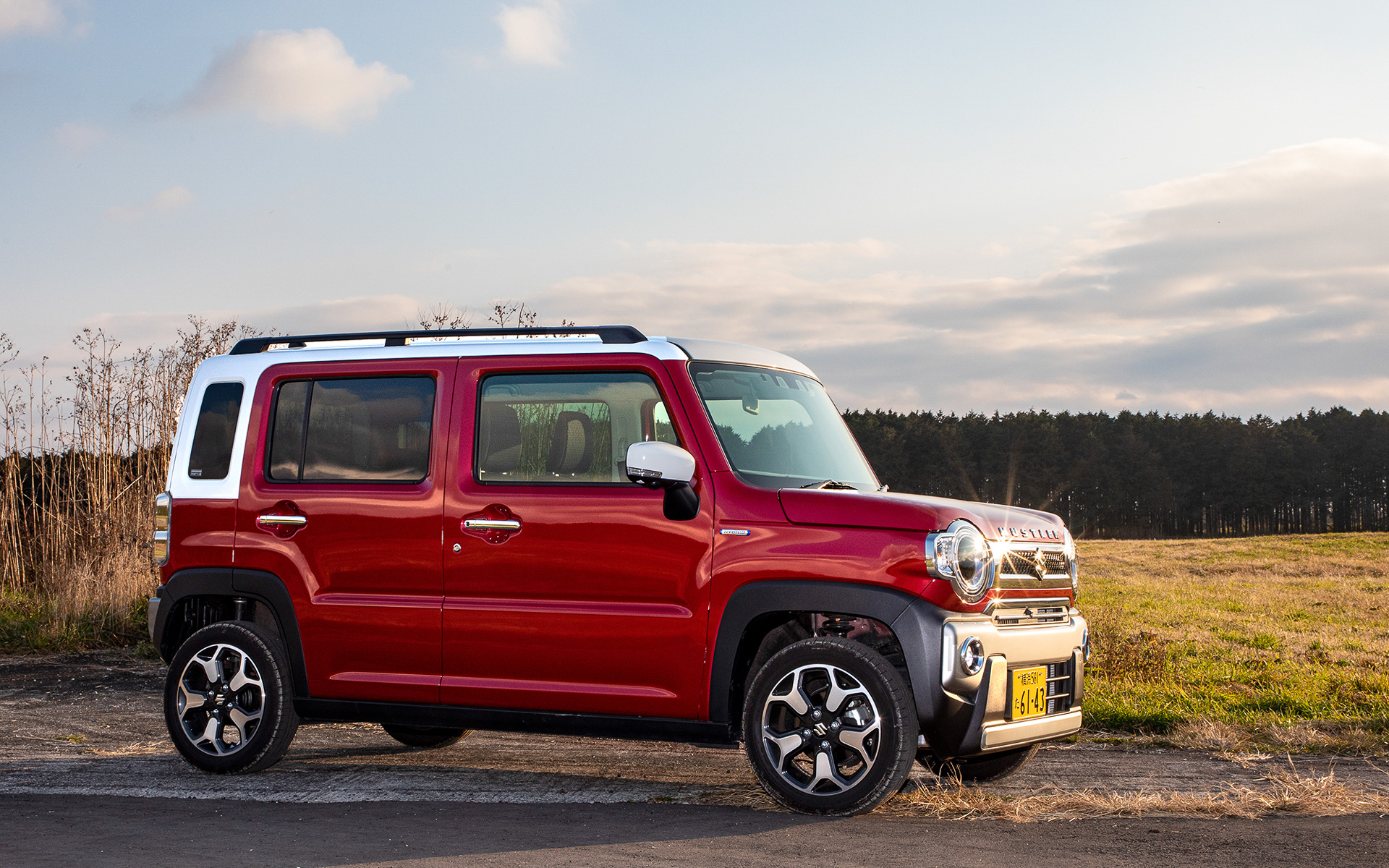 凝った形状であることはアタマでは分かっていたが、実際に触ってカタチを体感すると「お～」と思うくらい立体感のある造形だった