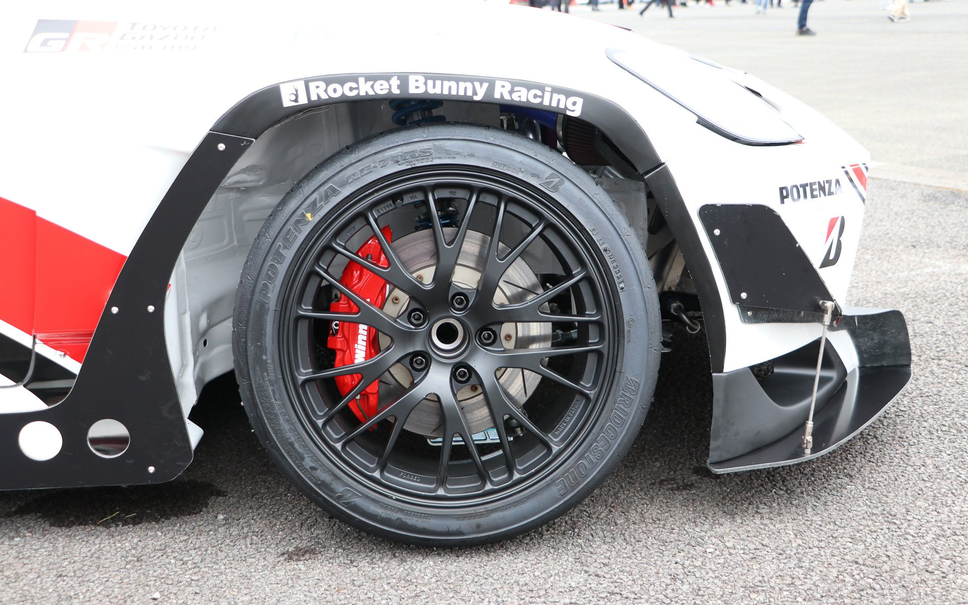 フロントタイヤ