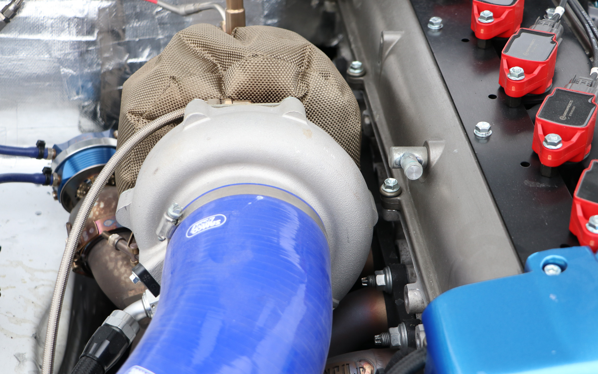 タービンはギャレットのG35-1050を採用