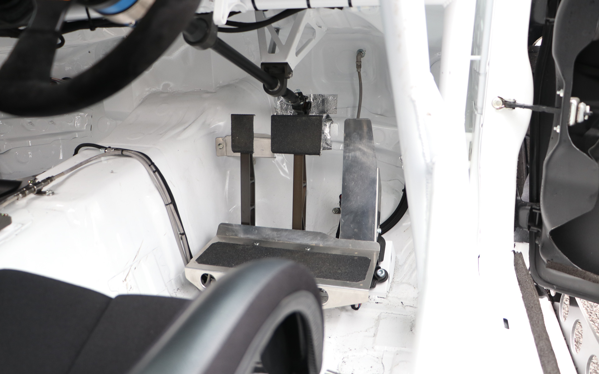 ペダルはオルガン式に変更