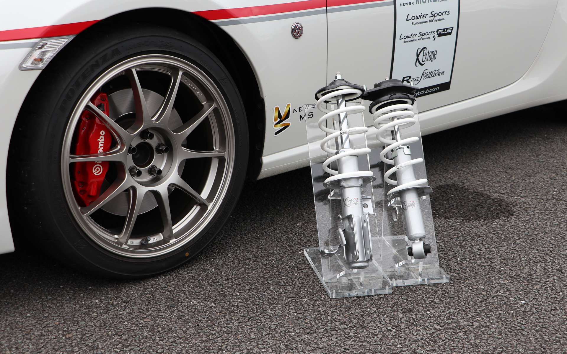 ストリートからスポーツ走行までこなす「エクステージ」