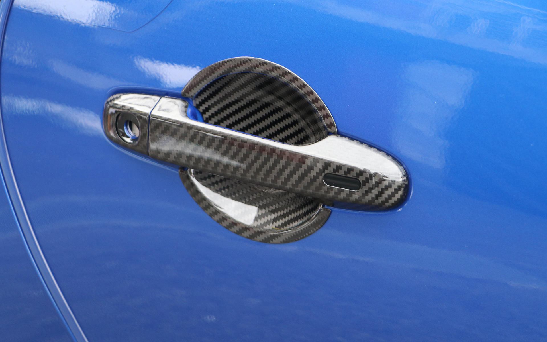 カーボンドアハンドルカバーとカーボンドアハンドルアンダーカバー