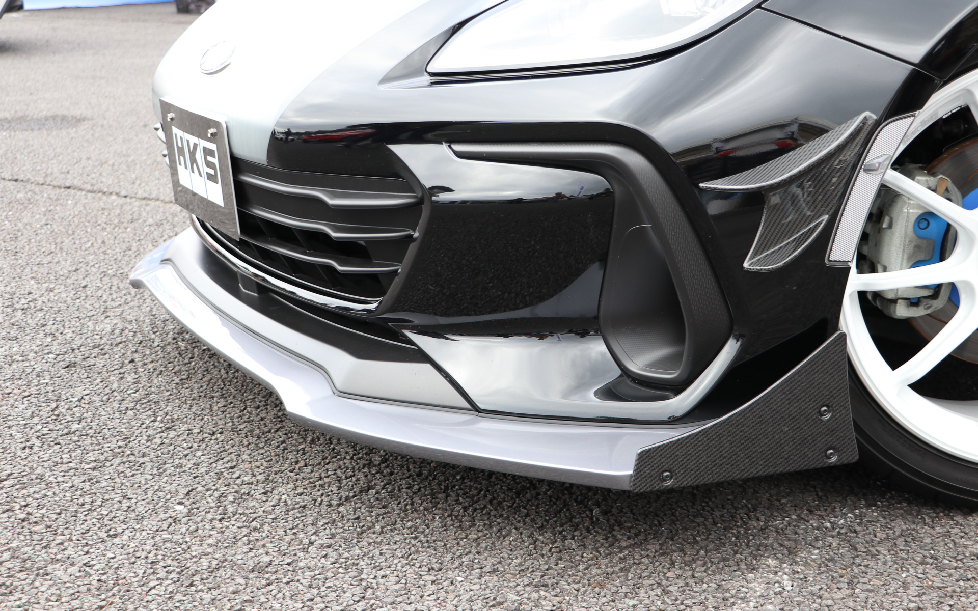 フロントスポイラー