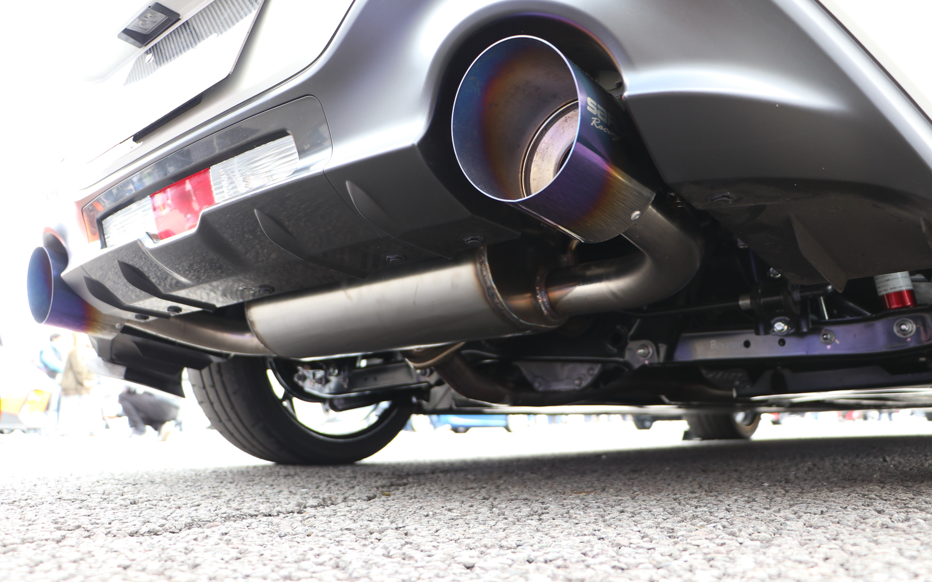 新開発のステンレス製マフラー