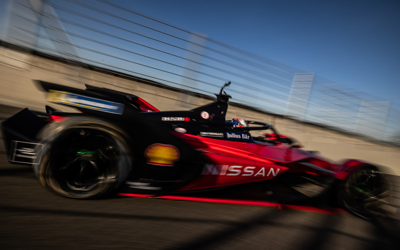 日産、フォーミュラEシーズン8に向けて新カラーリング公開 着物から