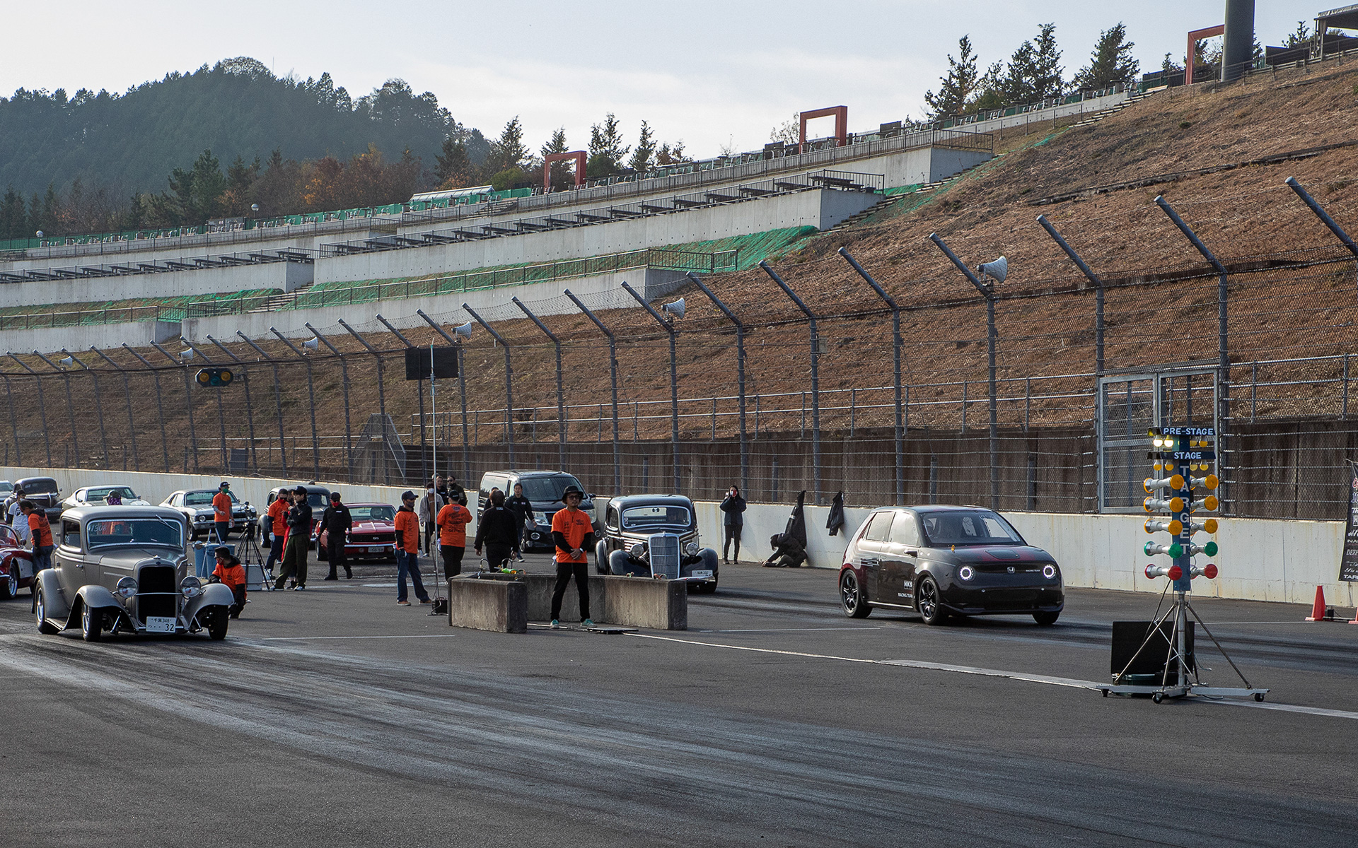 ついに実際のレースへ参加。どの走行もBEVらしい鋭いスタートダッシュで飛び出していく。タイムは12秒代前半で揃い、終速は約130km/h台