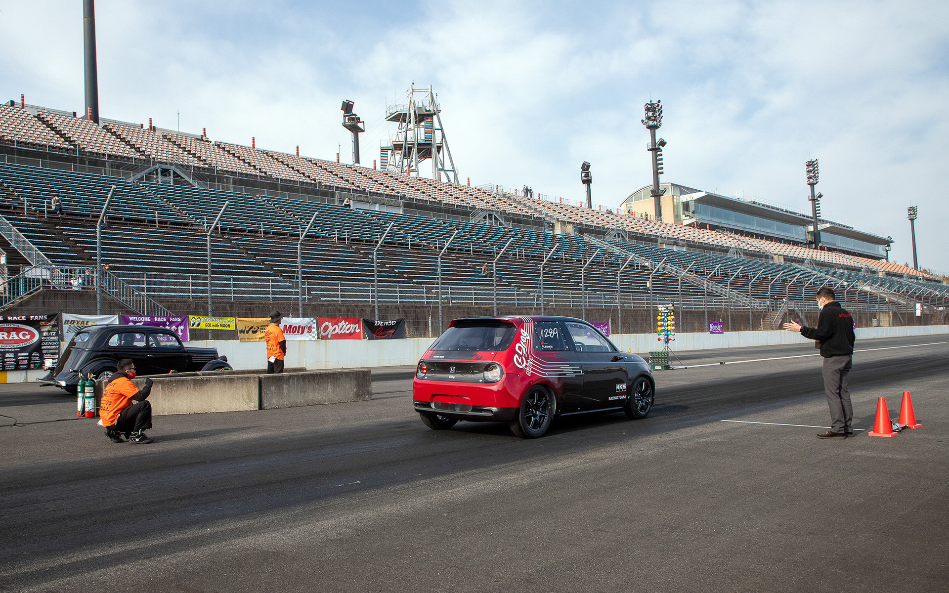 ついに実際のレースへ参加。どの走行もBEVらしい鋭いスタートダッシュで飛び出していく。タイムは12秒代前半で揃い、終速は約130km/h台