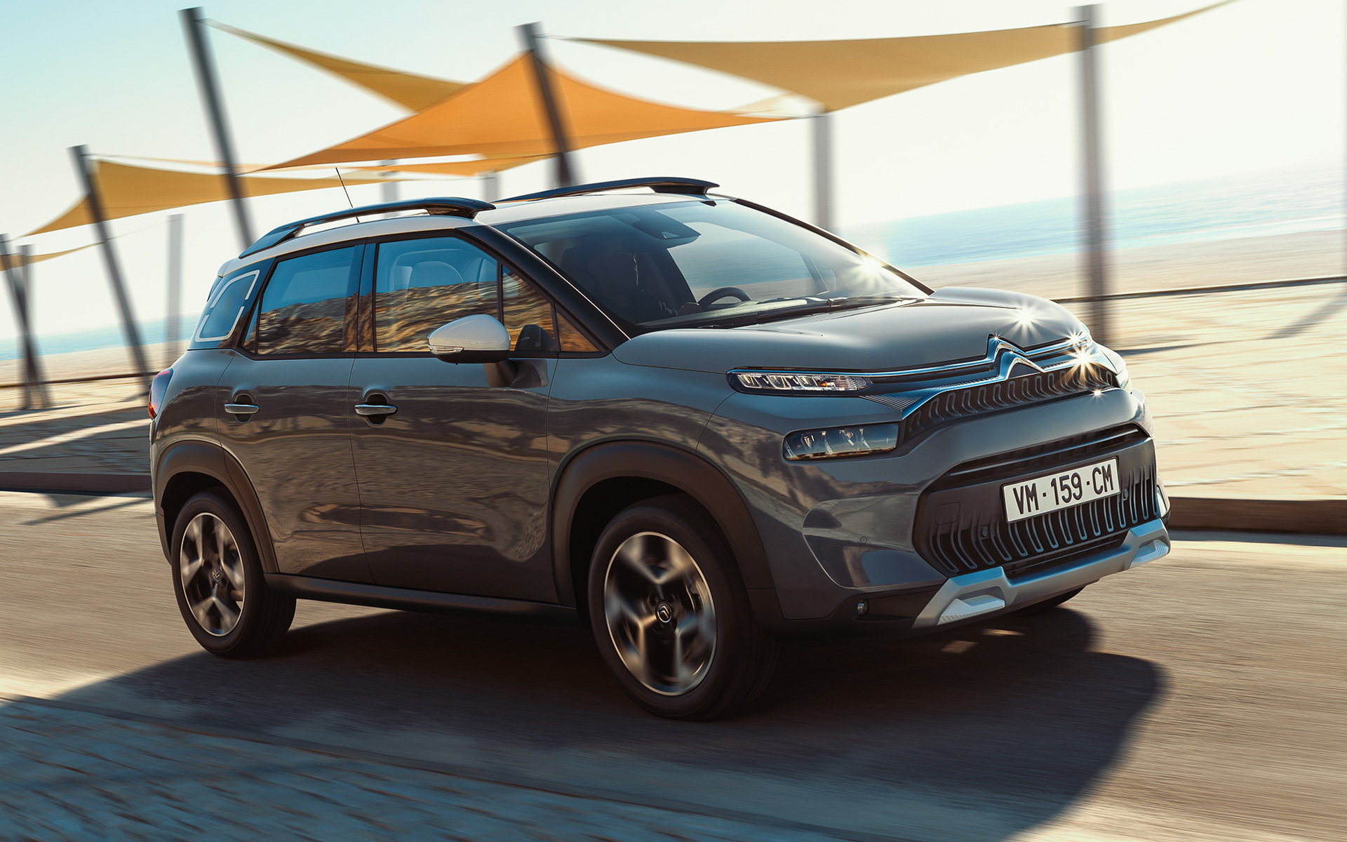 搭載する直列3気筒1.2リッターターボエンジンは最高出力96kW（130PS）/5500rpm、最大トルク230Nm/1750rpmを発生。そこに6速AT（EAT6）が組み合わせられる