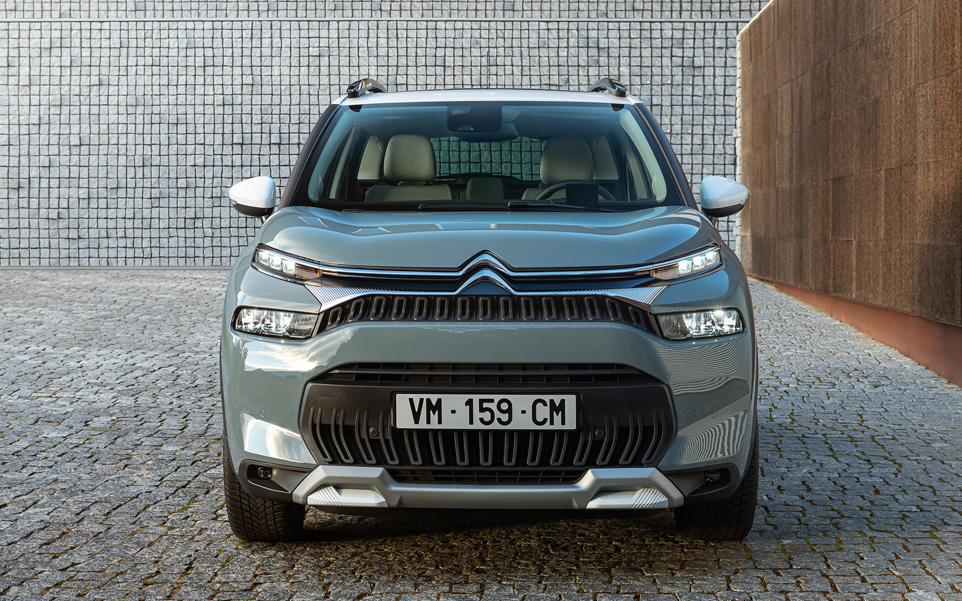 新たなデザインコードを使用したフロントフェイス