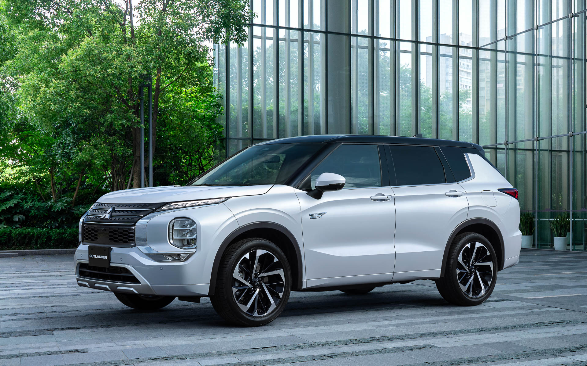 アウトランダー PHEVモデル