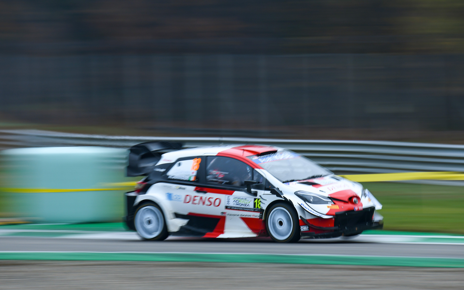 最終日のモンツァサーキットで接触によるダメージで左フロントタイヤが脱落するアクシデントも発生。しかし、チームメカニックの迅速な作業によってマシンは修復され、最後のステージも果敢にアタックすることが可能になった