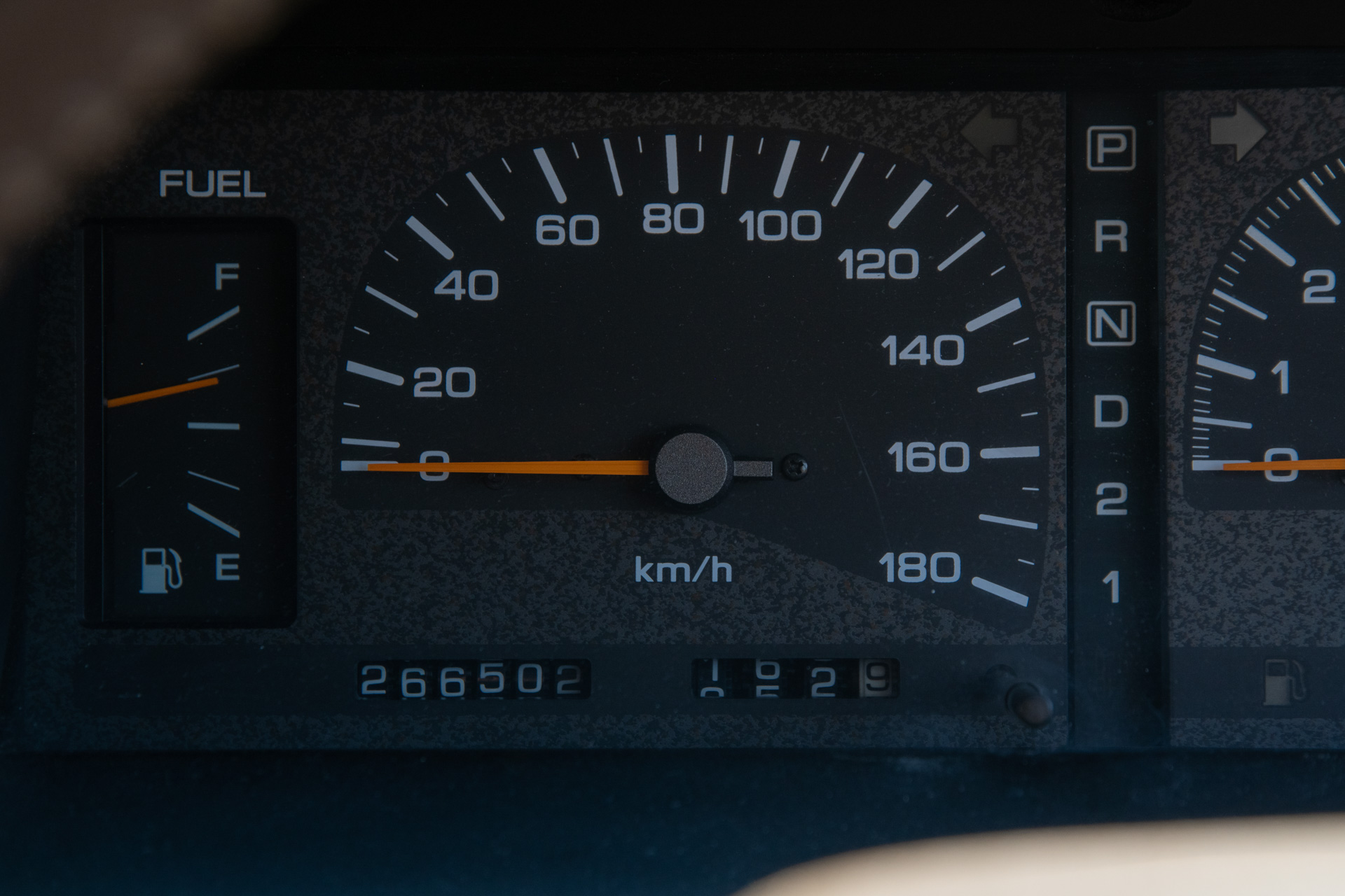 26万6502kmを走行したシーマのインテリア