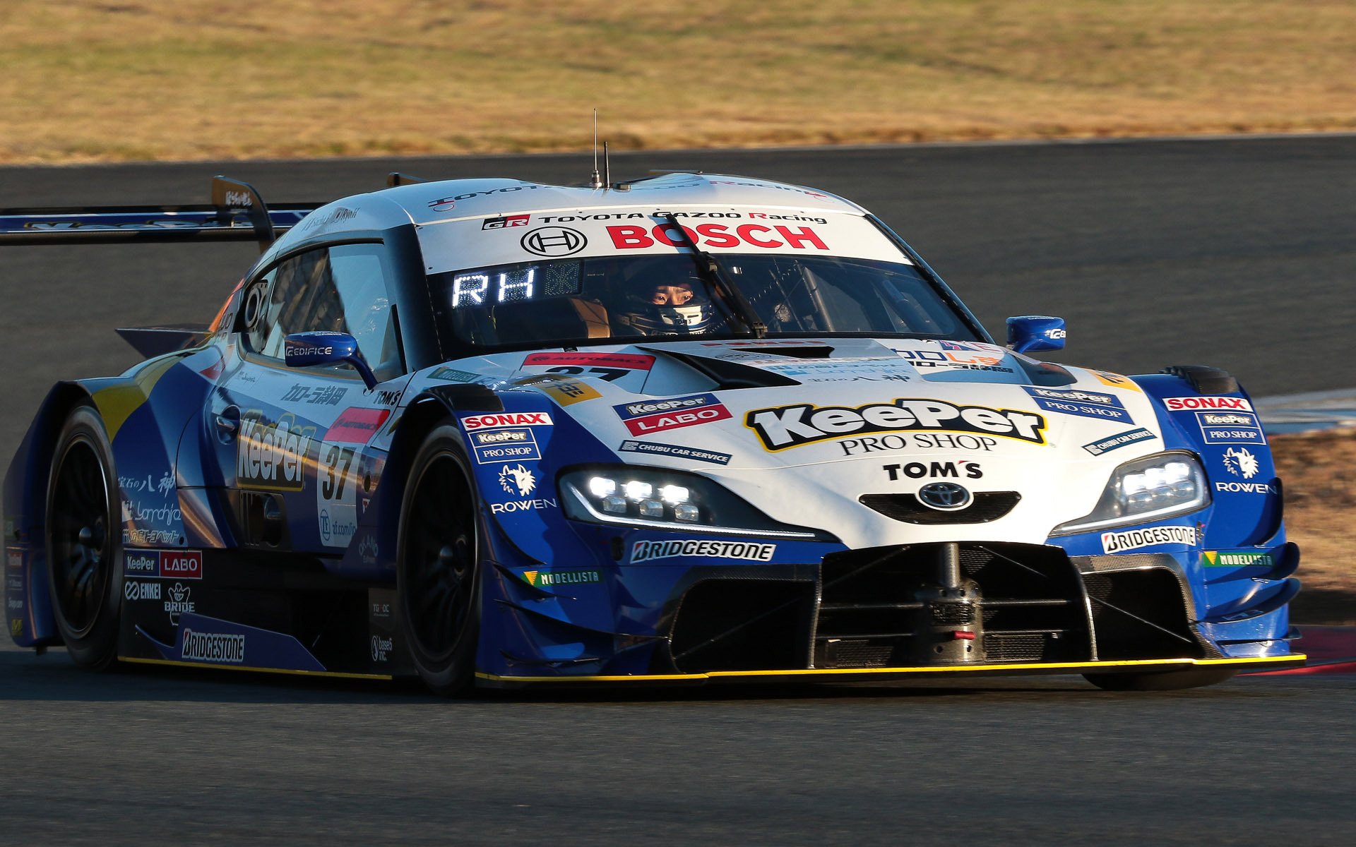 2位を獲得した37号車 KeePer TOM'S GR Supra（平川亮/サッシャ・フェネストラズ組、BS）