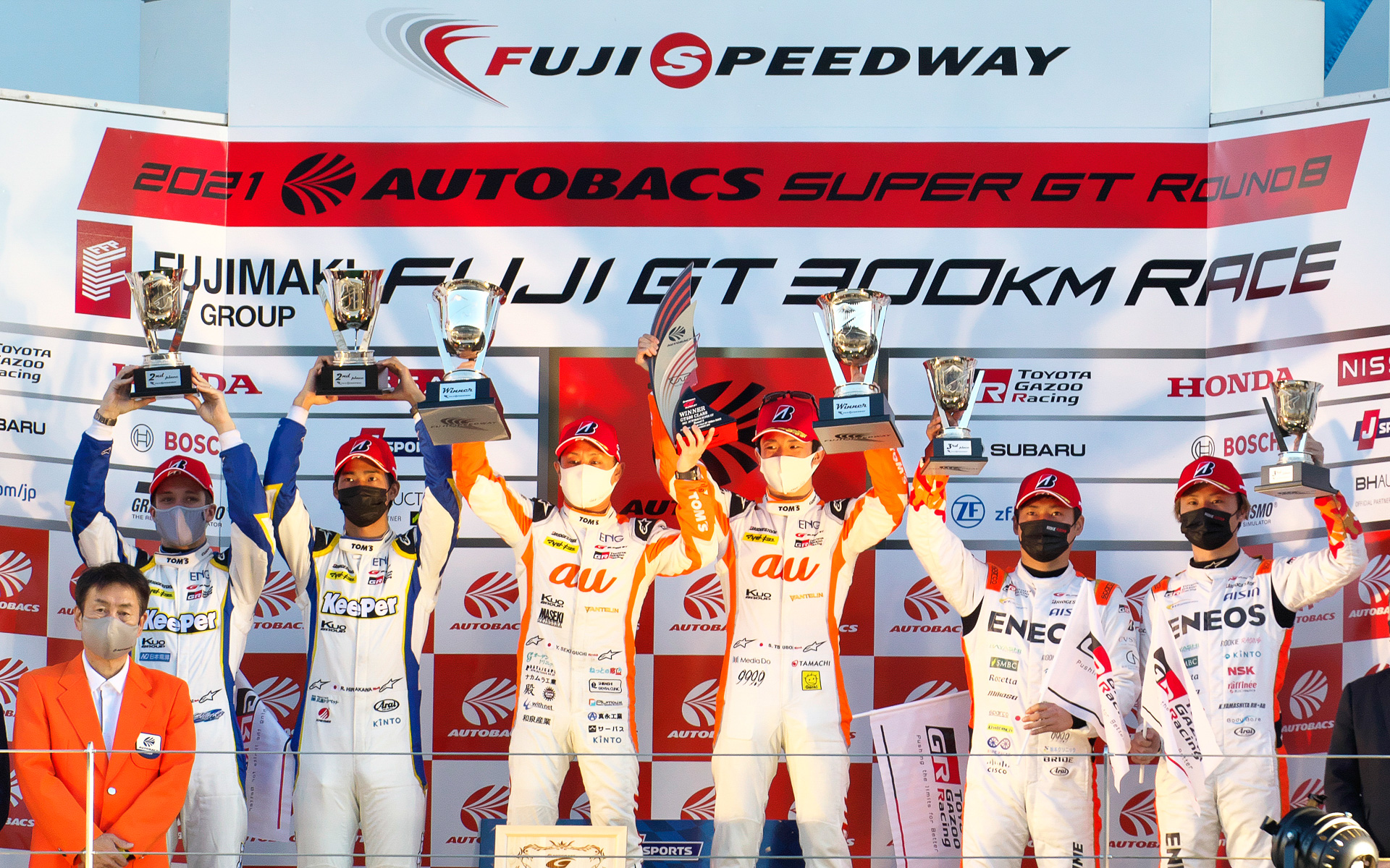 GT500クラスの第8戦表彰台