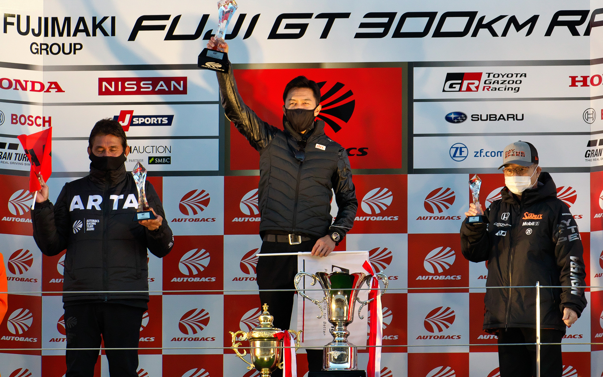 シリーズのチーム表彰