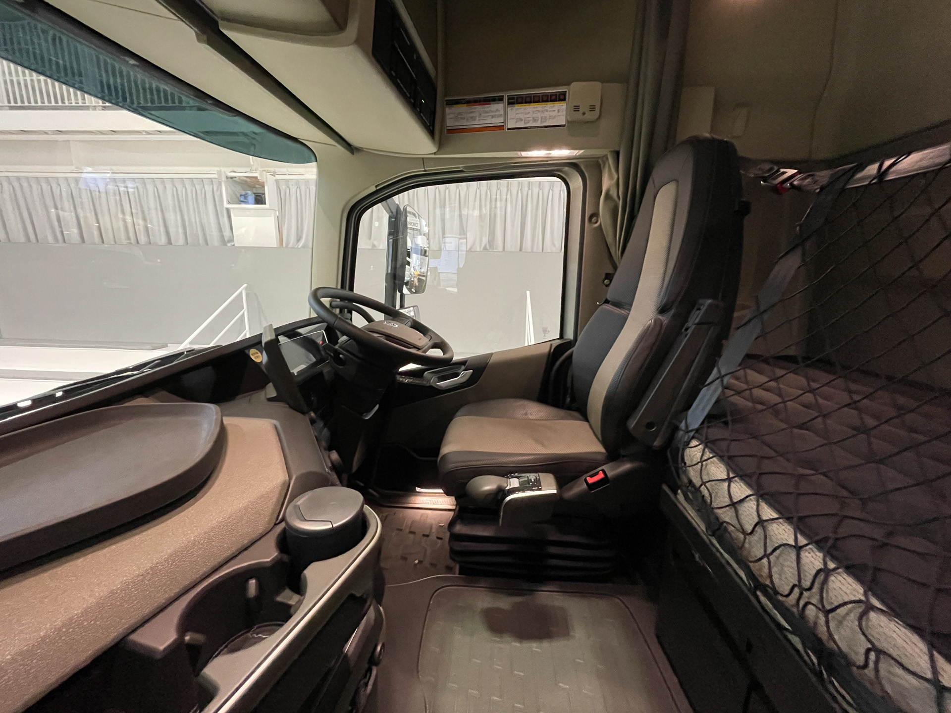 「グローブトロッターキャブ」仕様のインテリア