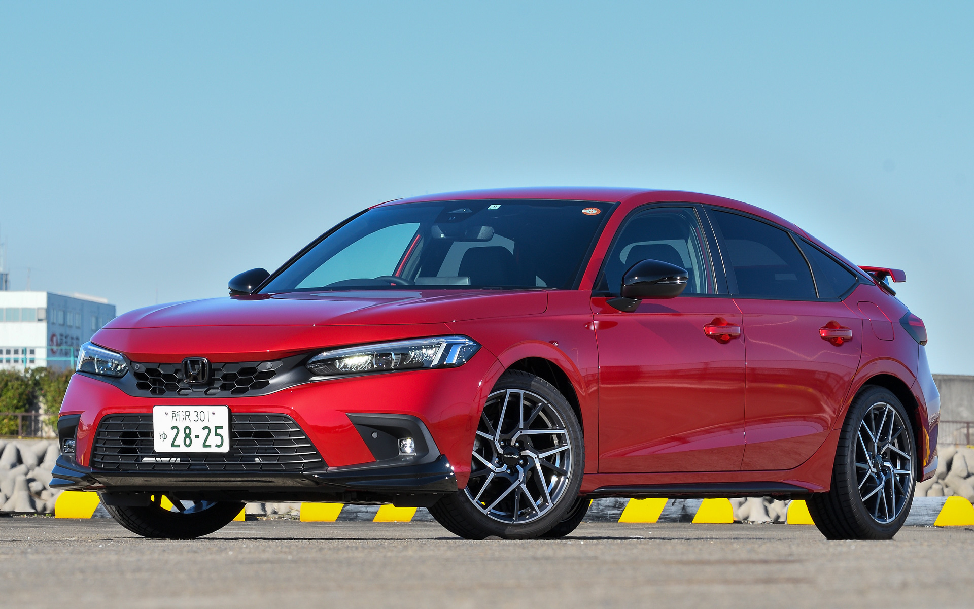 8月に発表、9月に発売された新型シビック。それにあわせて、ホンダアクセスは純正アクセサリーを発売。新型シビック用純正アクセサリーは「二人のための上質なクーペ」をコンセプトとし、ドライビングそのものの楽しみ、所有する喜びを高めるためのアイテムをラインアップした