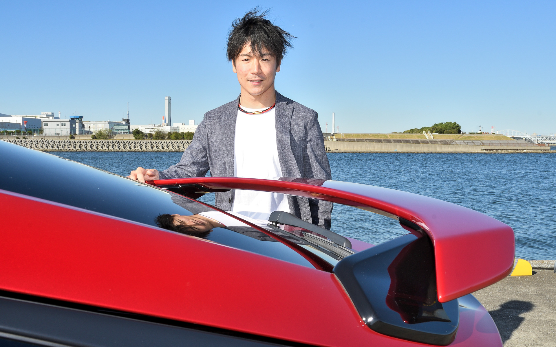 テールゲートスポイラーについて「空力的にも考えて作られている印象」と大津選手は語る