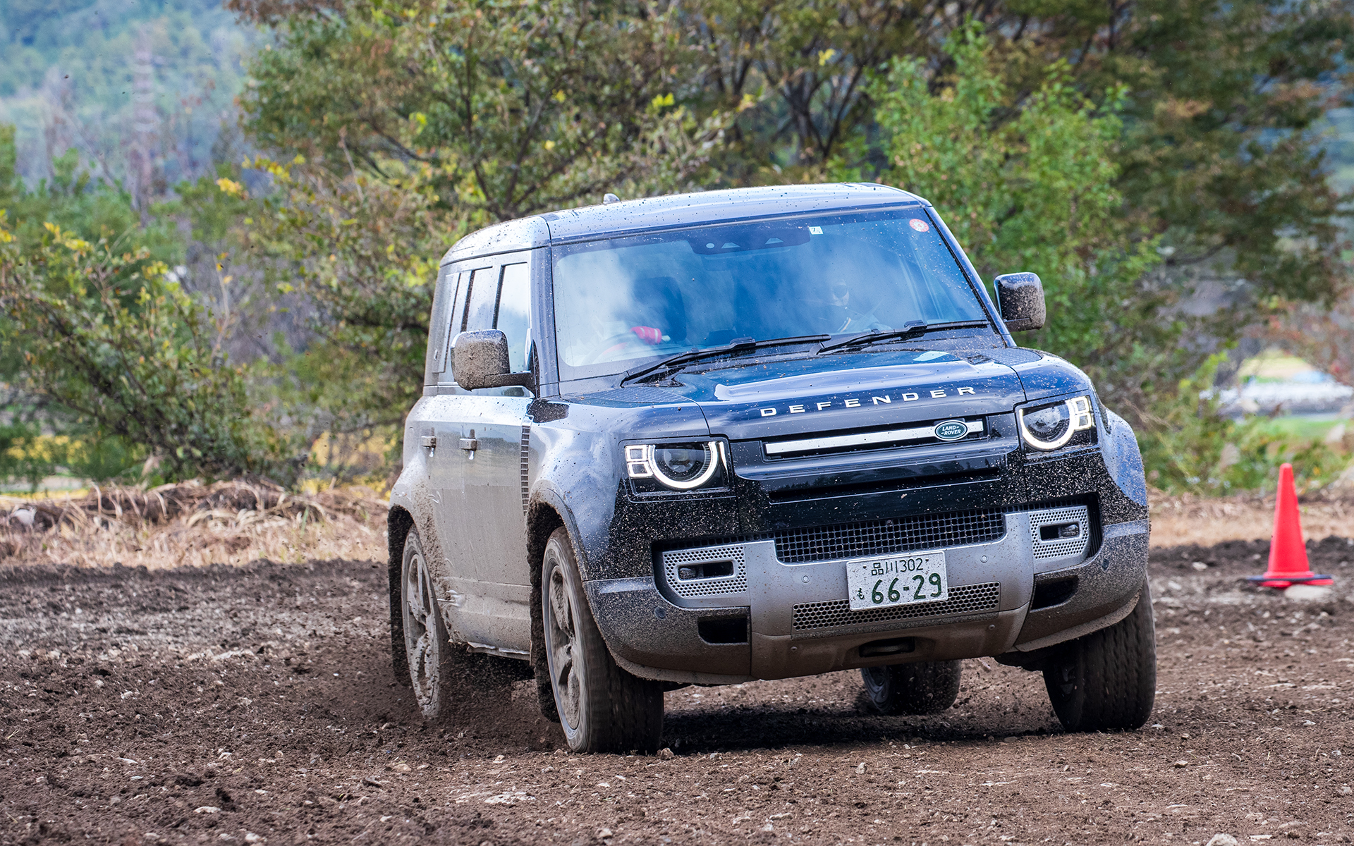 プロドライバーによる全力走行を体感できる「オフロードタクシー」