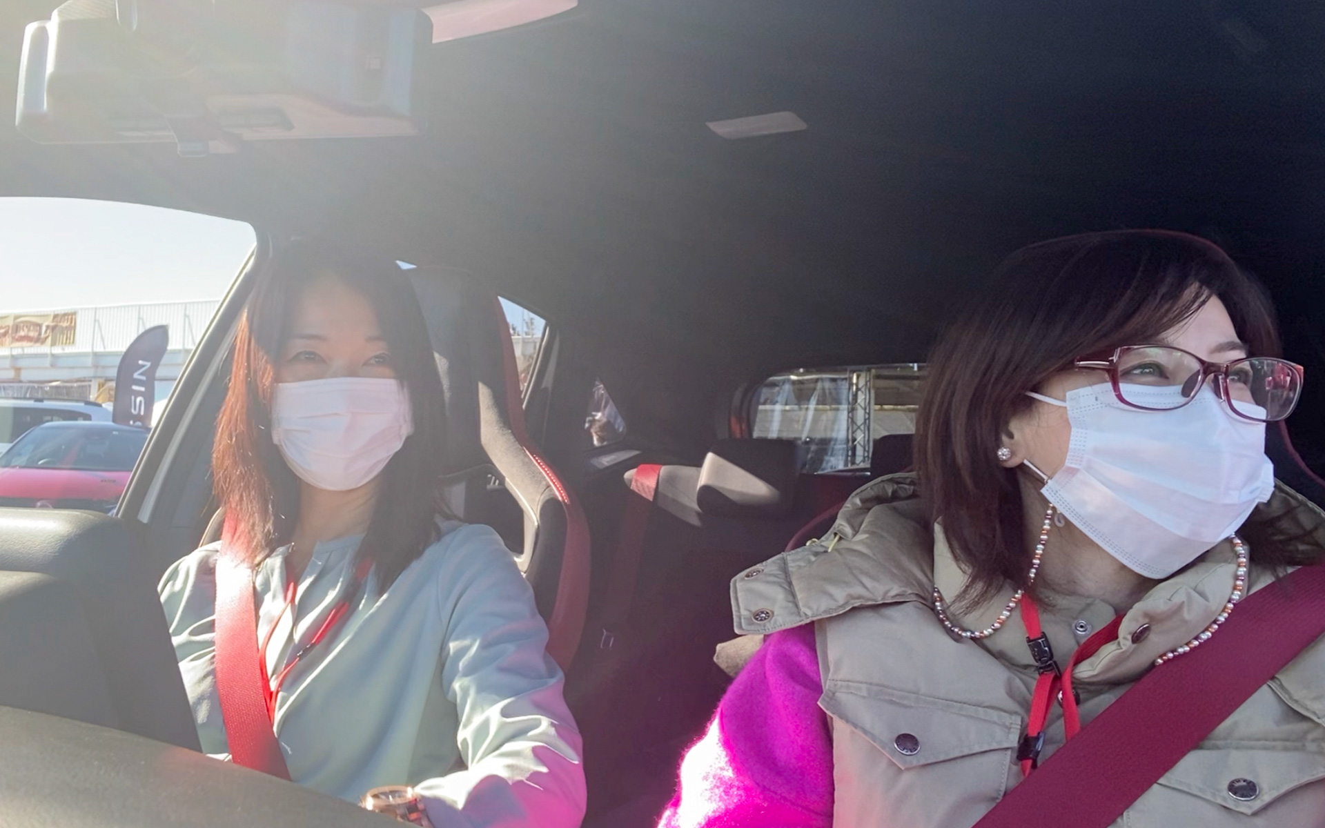 吉田由美さんと一緒にこの10ベスト試乗会に臨むのは3年目くらいになるんですが、やっぱり今年も珍道中（笑）。由美さんの視点と私の視点がビミョーに異なるので、お互いに「えっ、そう思うんだ？」と驚きがあって面白いのです。この模様はYouTubeチャンネル「クルマ業界女子部チャンネル」にて公開しますので、よかったらのぞいてみてください