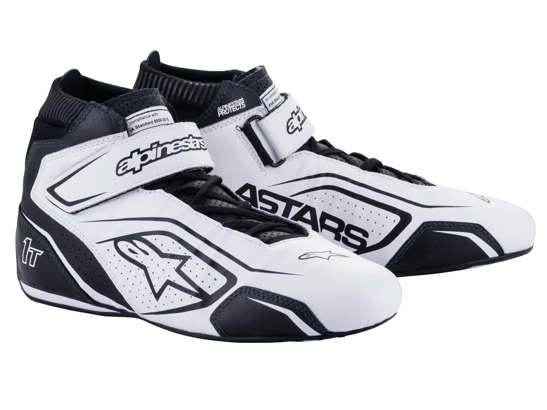 TECH-1 T v3 SHOES（FIA8856-2018公認）：5万1480円