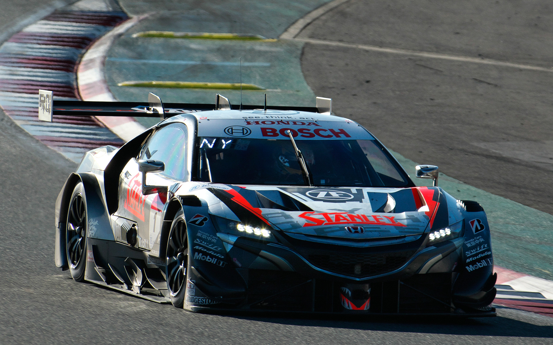 1号車 STANLEY NSX-GT（山本尚貴/牧野任祐）