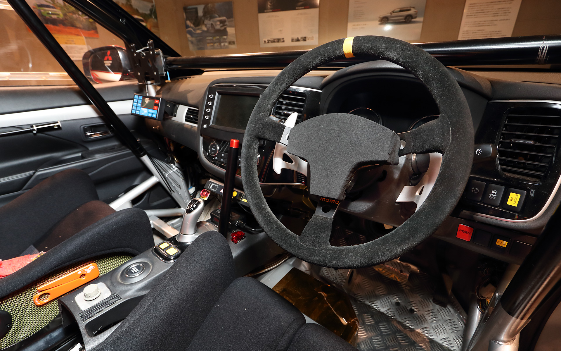 ほぼノーマルの運転席まわり