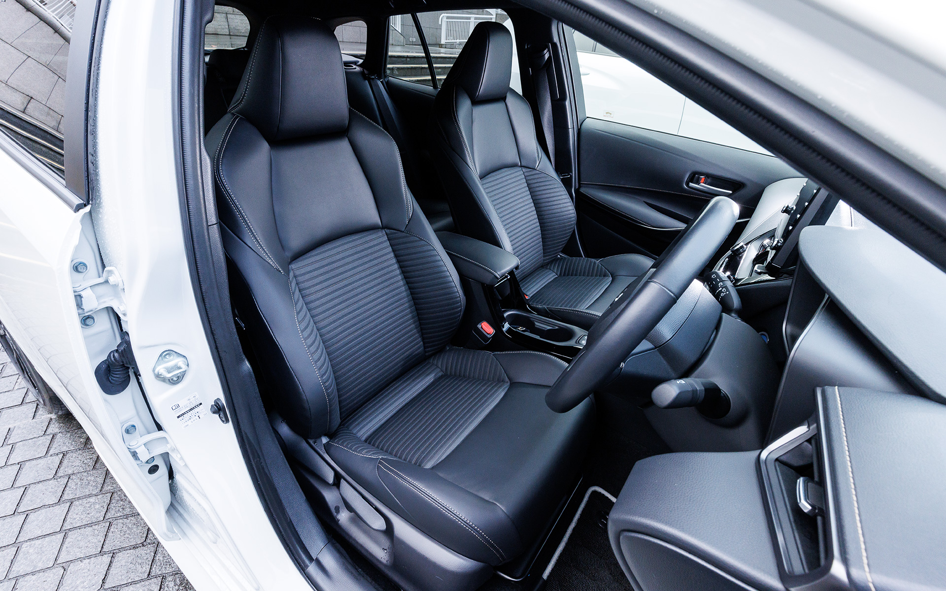 除電スタビライジングプラスシートは運転席に装備