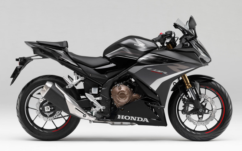 ホンダ、「CBR400R」「400X」を一部変更 軽量化やブレーキ強化で走行 