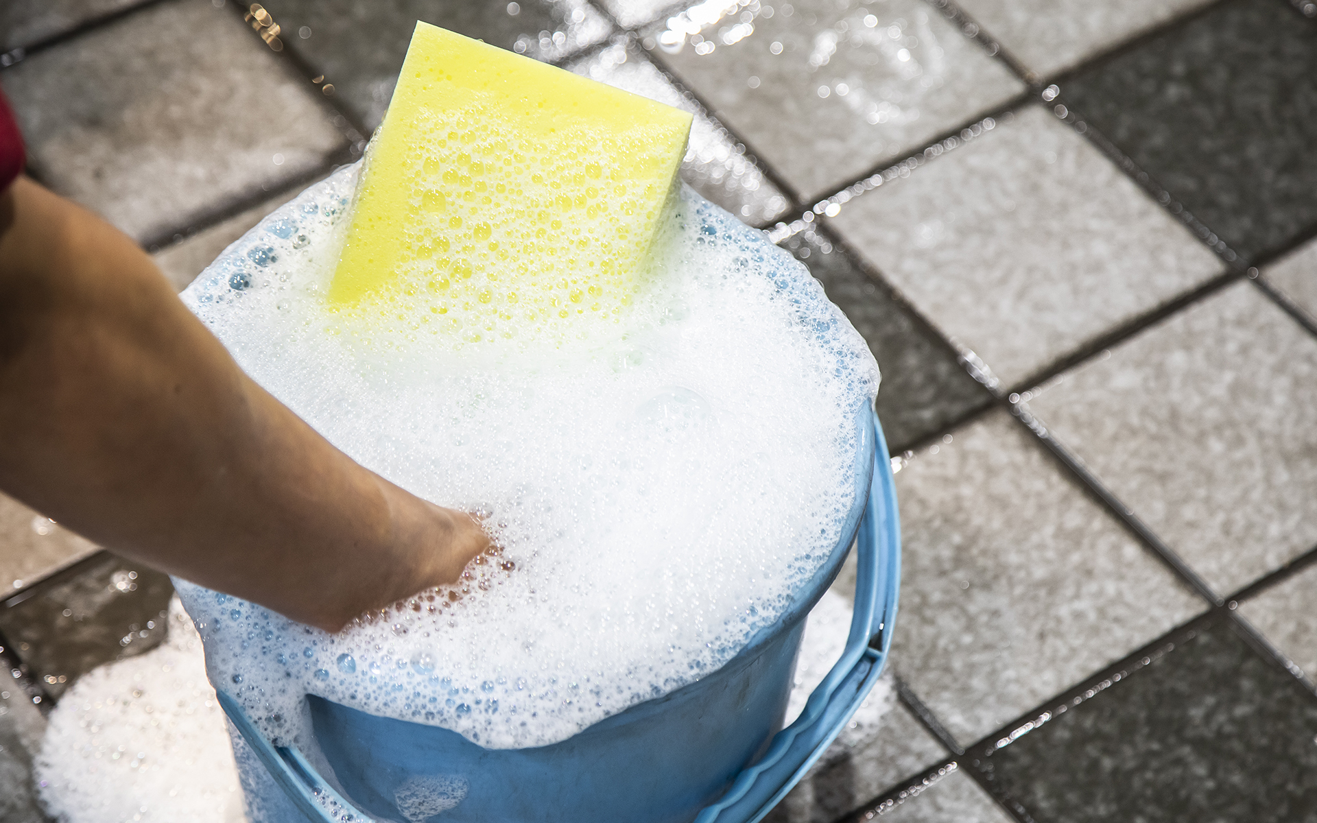 水道水で希釈。100倍に薄めて使うとのこと。泡立ちがとてもよく泡も細かい