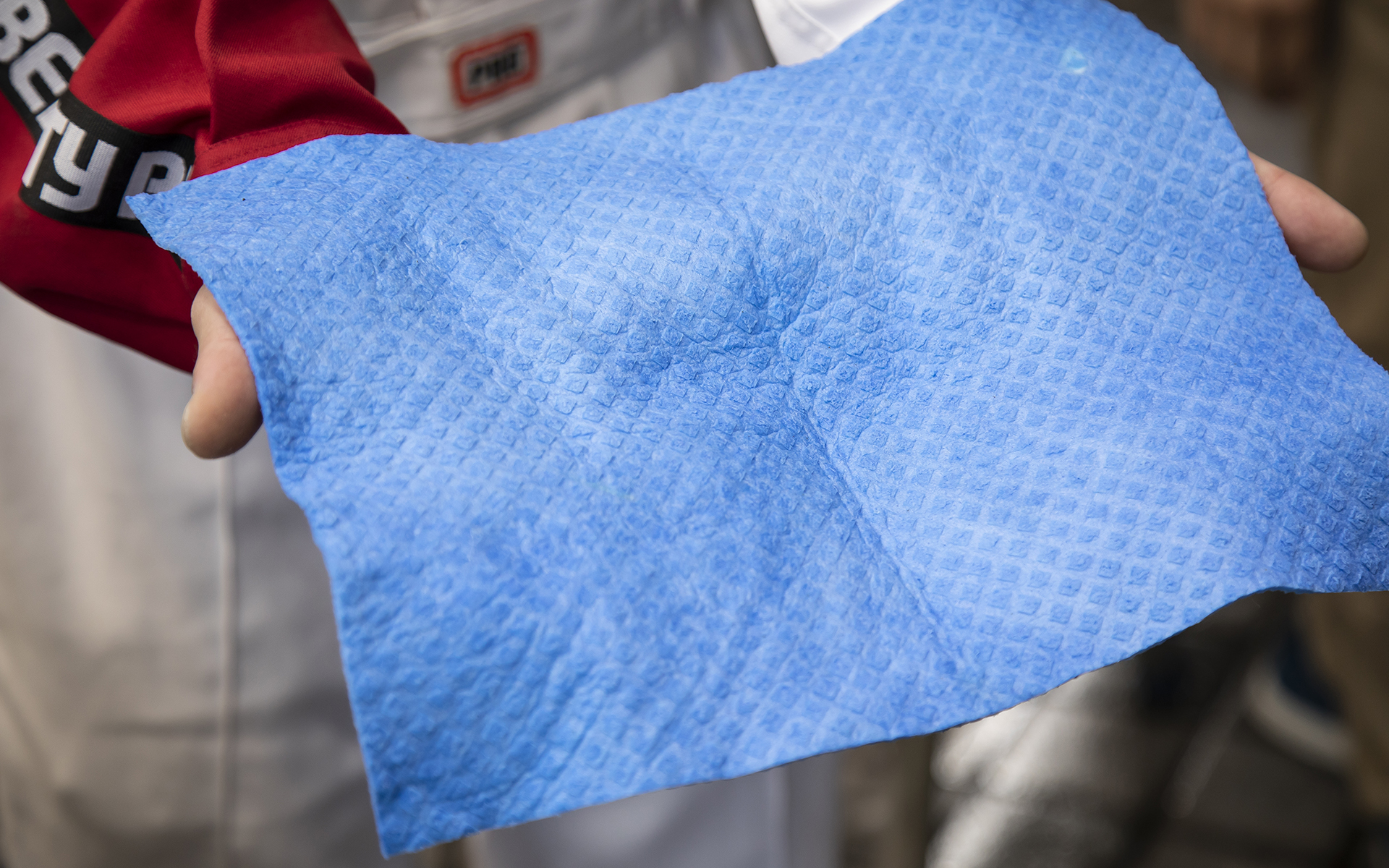 PROクロスは汚れをつかみやすい表面になっている