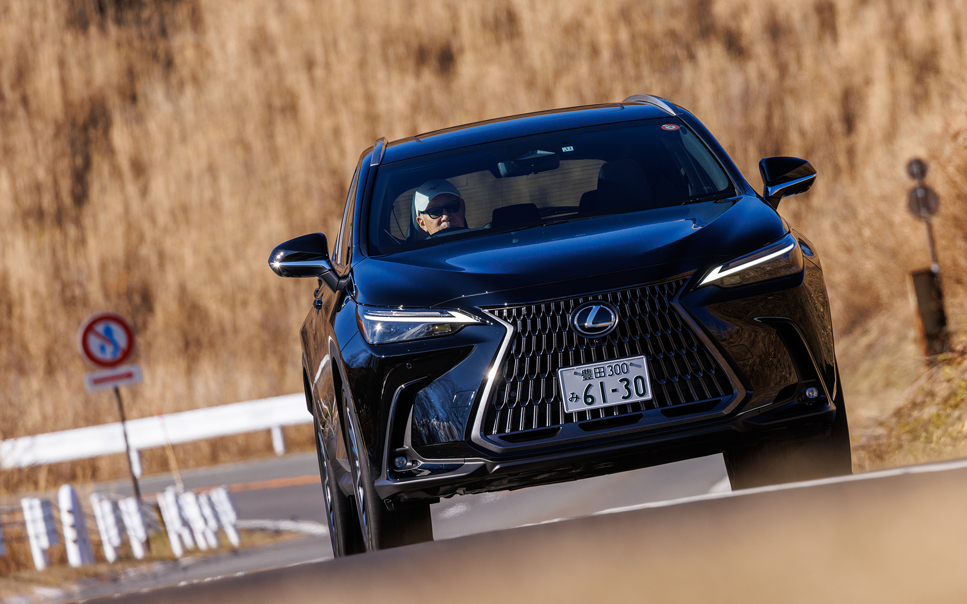 新型「NX」のプラグインハイブリッド「NX450h+」。レクサス初のPHEVとなる