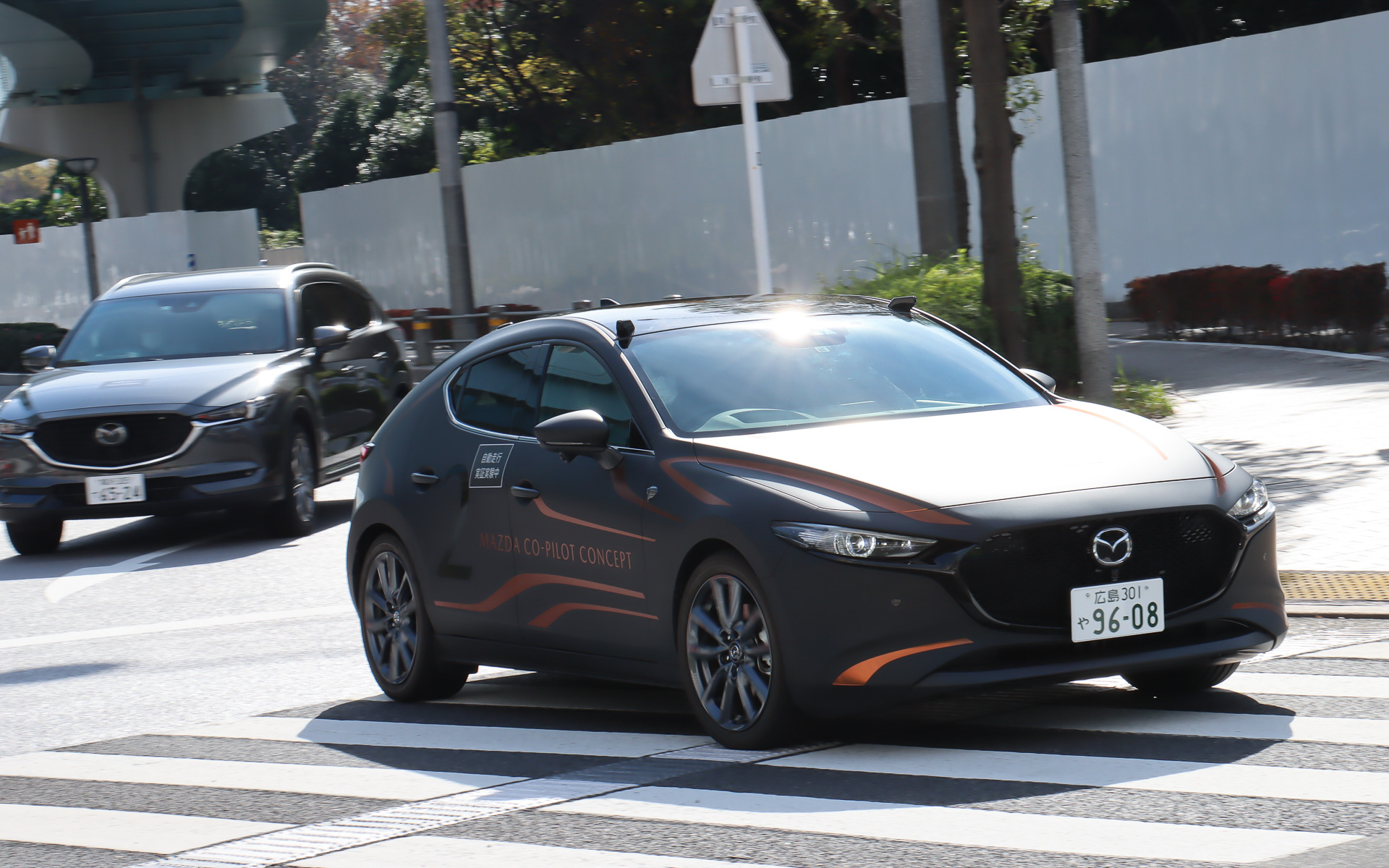 東京・お台場でマツダの次世代安全技術「マツダ・コ・パイロット・コンセプト2.0」初の公道試乗会が行なわれた