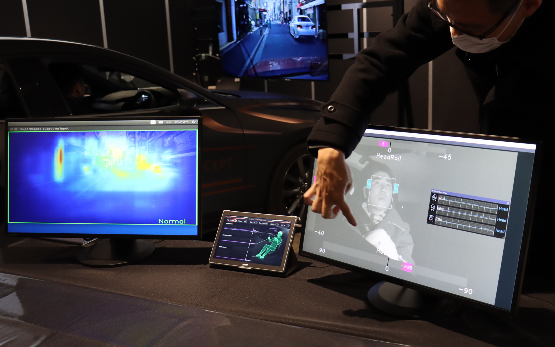 頭部の「ロール」「ピッチ」「ヨー」という3種類のパラメーターでも異常予知を行なっており、頭部の動きと車両挙動の関係性もデータとして活用。また、頭部が既定のエリアから外れると姿勢崩れと判定される