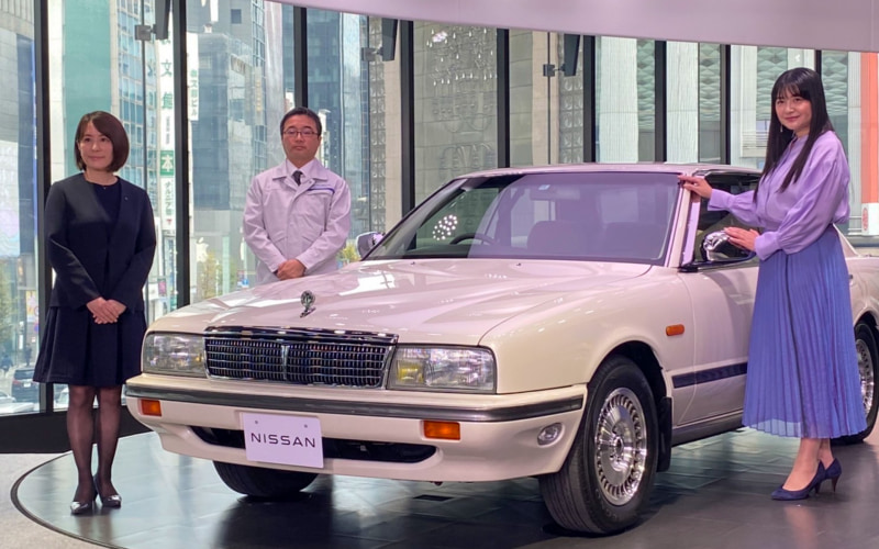 日産、「シーマ」レストア完成車初公開 新車のように蘇ったシーマとの