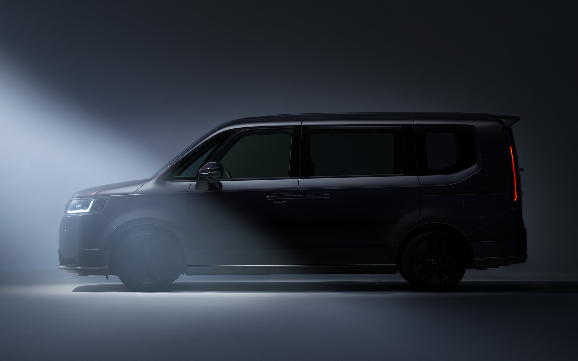 新型「ステップワゴン」のティザー写真を特設サイトで先行公開