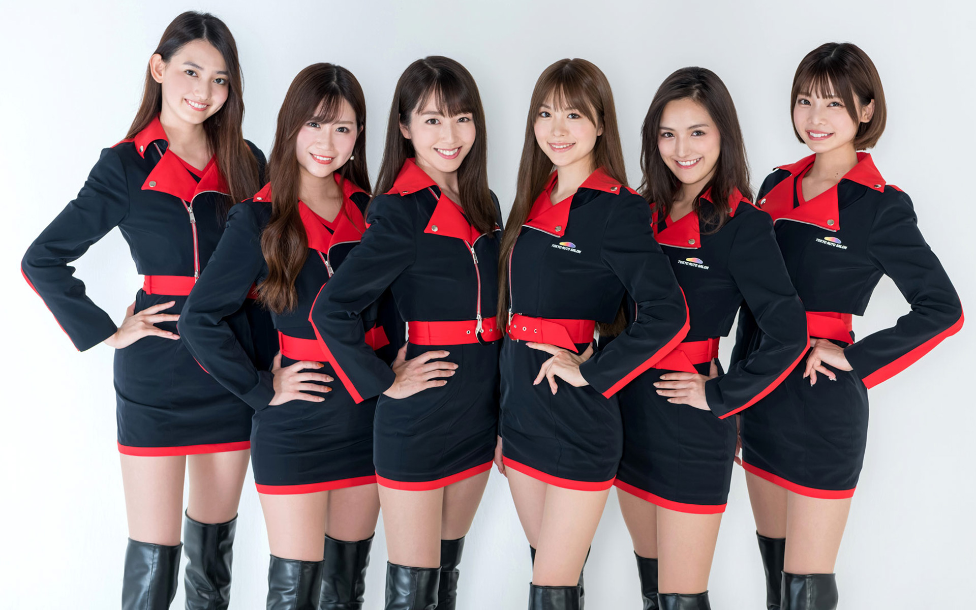 TOKYO AUTO SALON 2022イメージガール“A-class”写真左から黒木麗奈さん、日南まみさん、沙倉しずかさん、松田蘭さん、北川美麗さん、米倉みゆさん