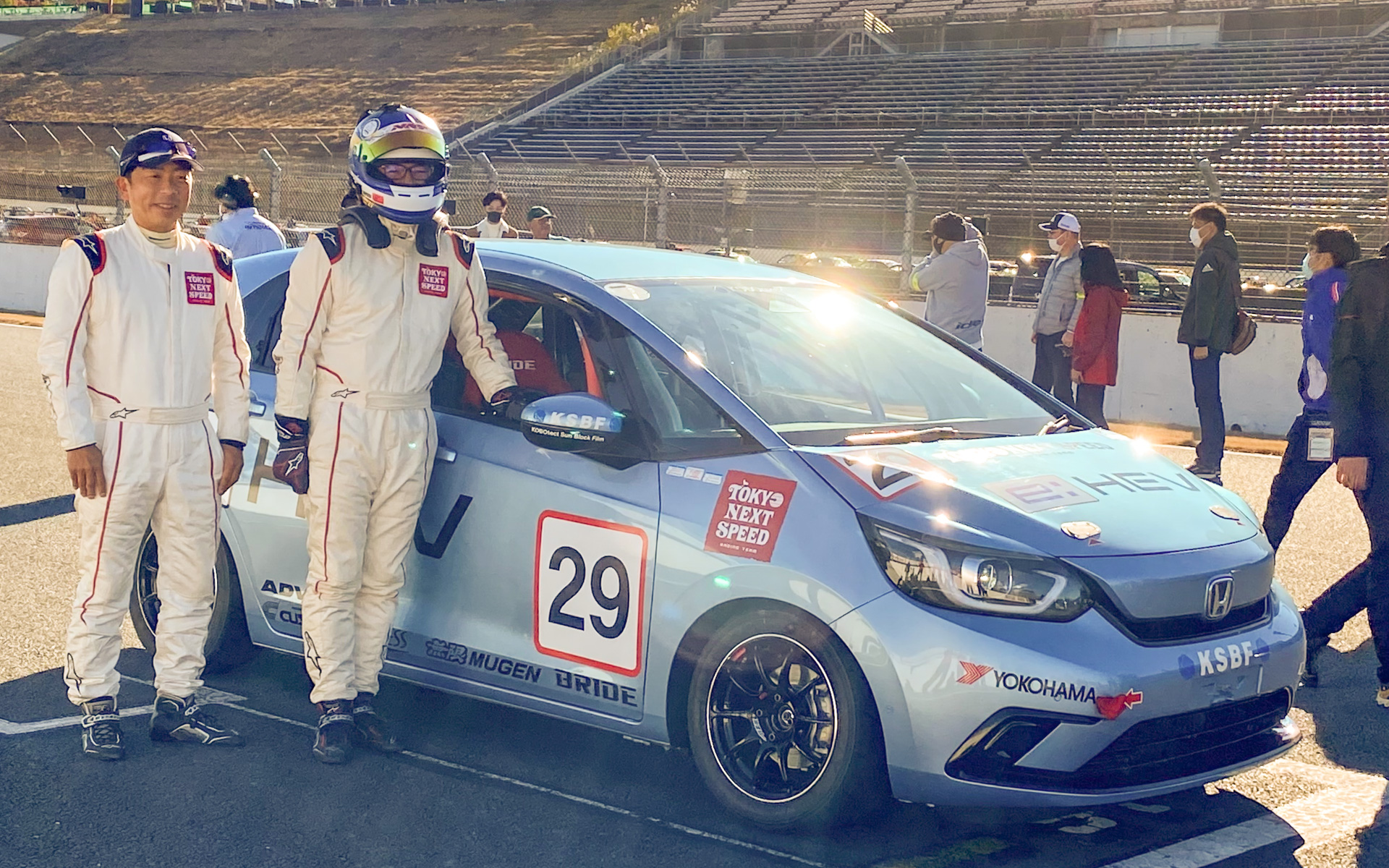 Hondaとのコラボチームでレース参戦3回目となる「2021もてぎミニJoy耐レース」では、橋本の猛アタックでベストタイムをマークし、これまでで最高位の17番グリッドを獲得。2時間を無給油作戦で、橋本洋平・石井昌道のジャーナリストコンビで挑みました