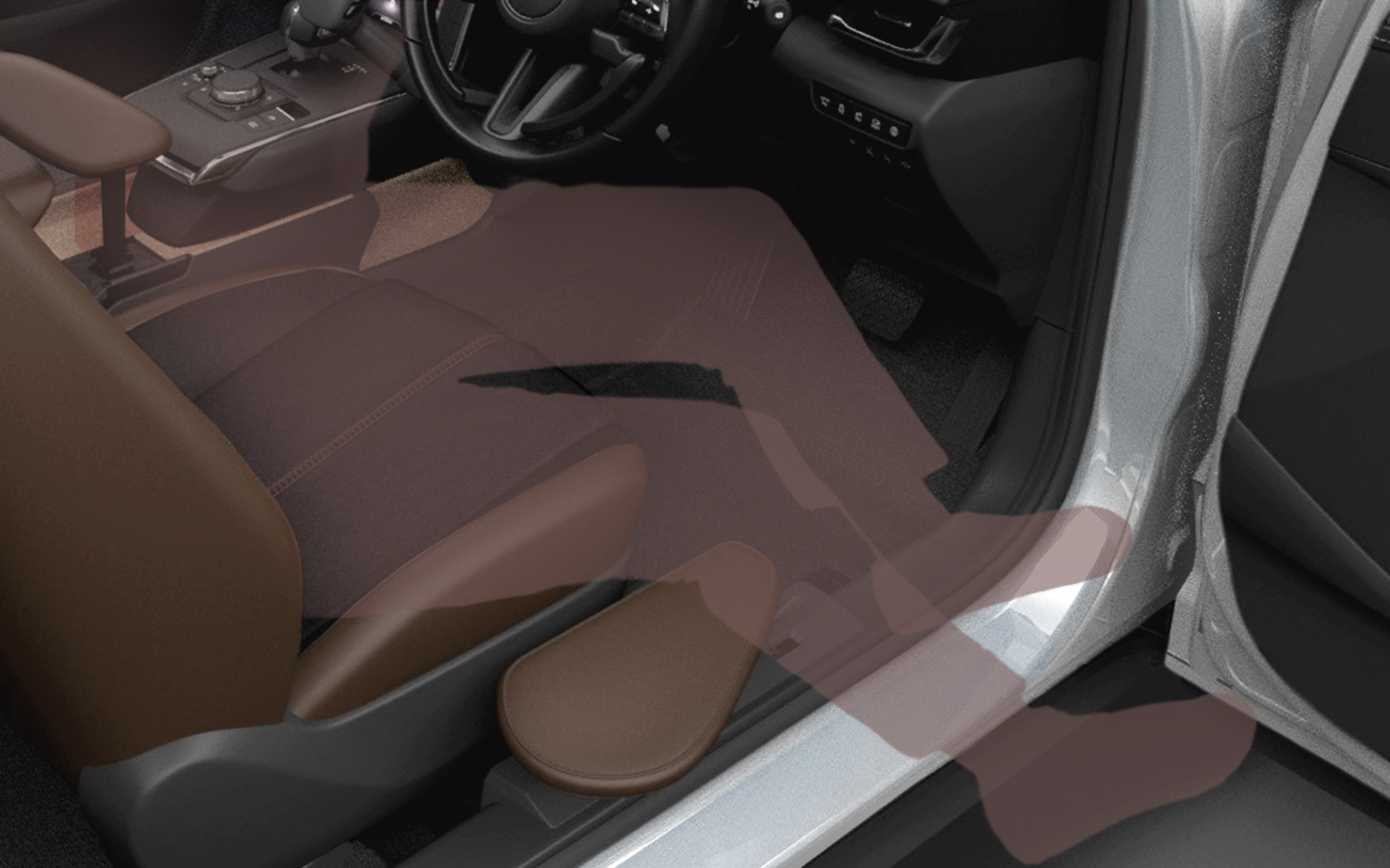 移乗ボードはサイドエアバッグの邪魔にならない場所に収納され、運転中は足が左右に動いてしまうのを支えてくれる効果も