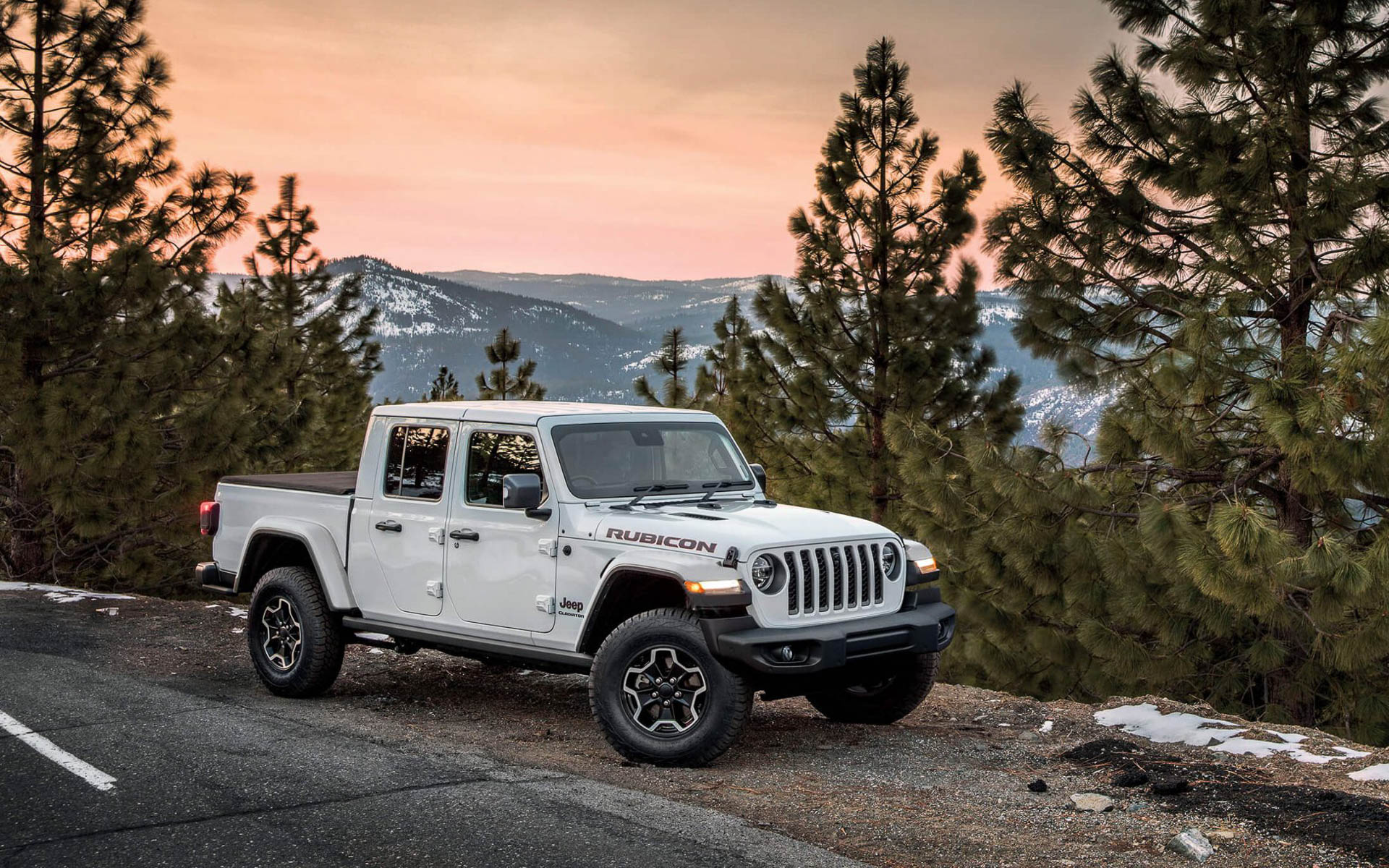 日本初導入となるピックアップトラック「グラディエーター・ルビコン」