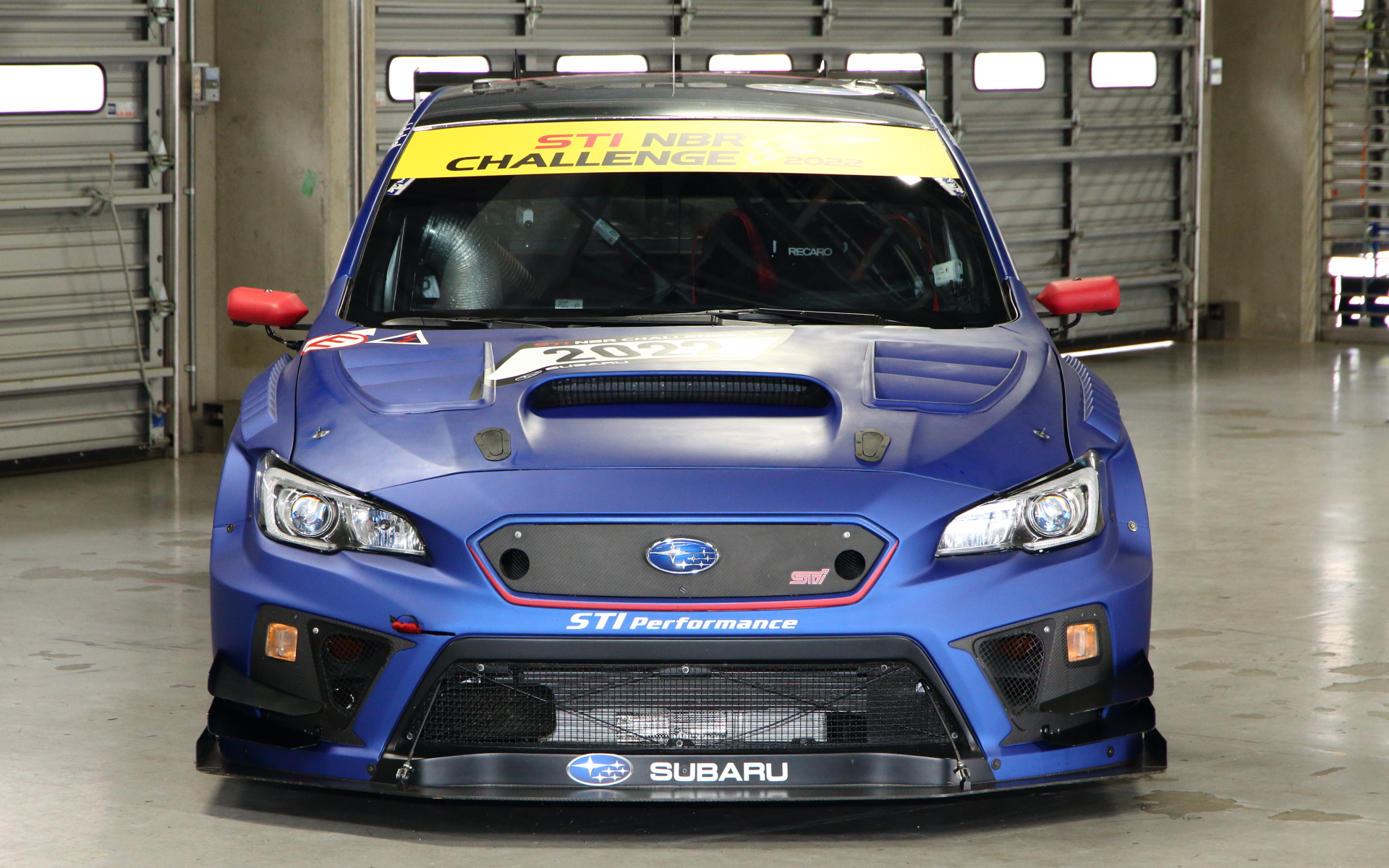 カラーリングはまだ基本デザインのみでスポンサーロゴ等はまだ入っていない