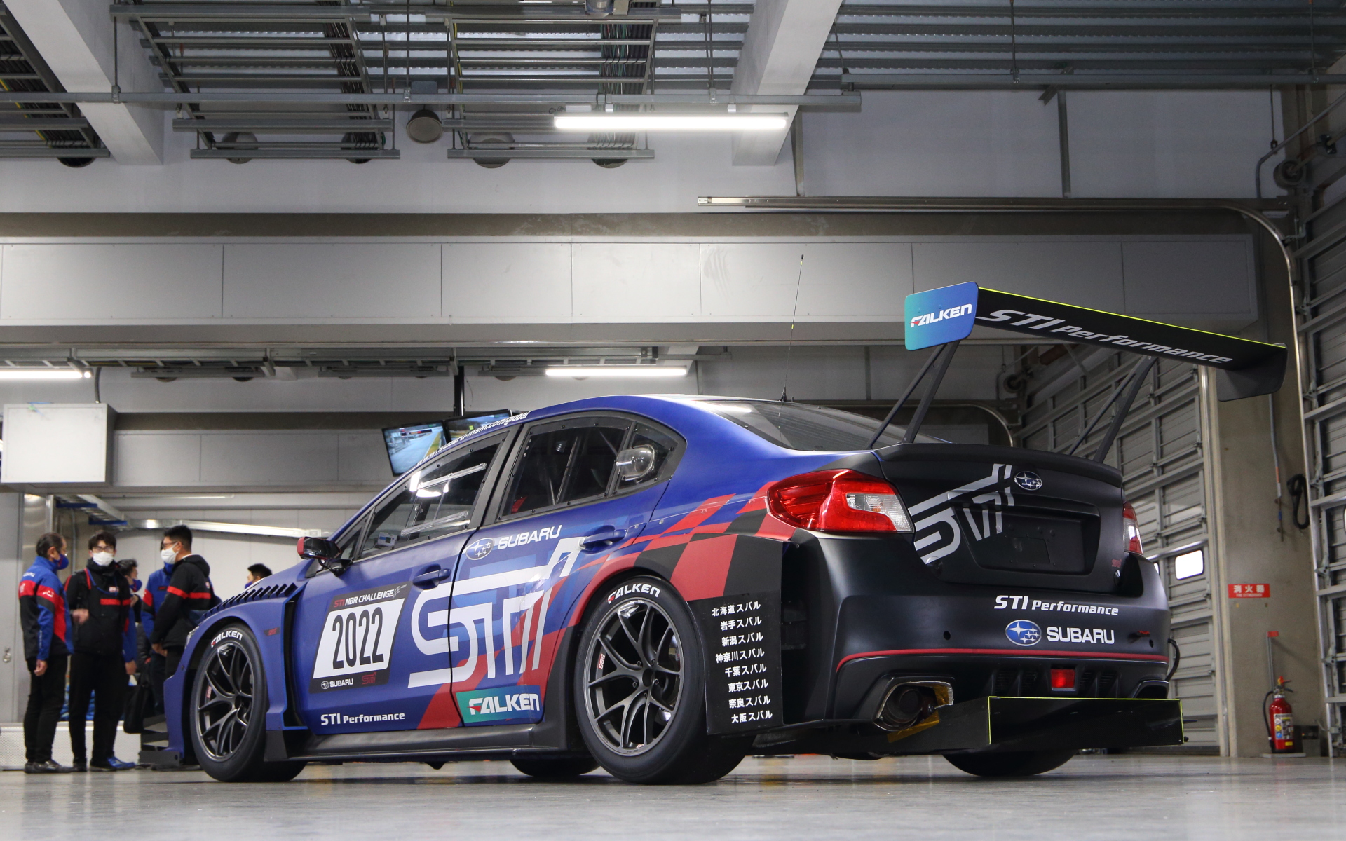 カラーリングはまだ基本デザインのみでスポンサーロゴ等はまだ入っていない