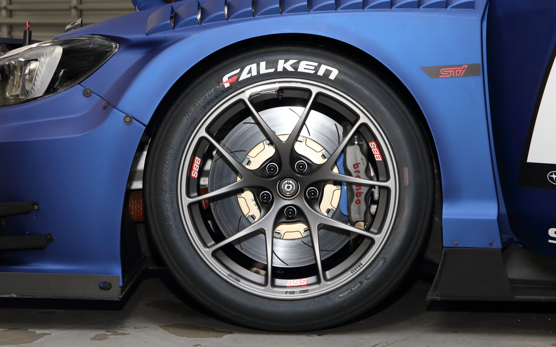 フロントタイヤ