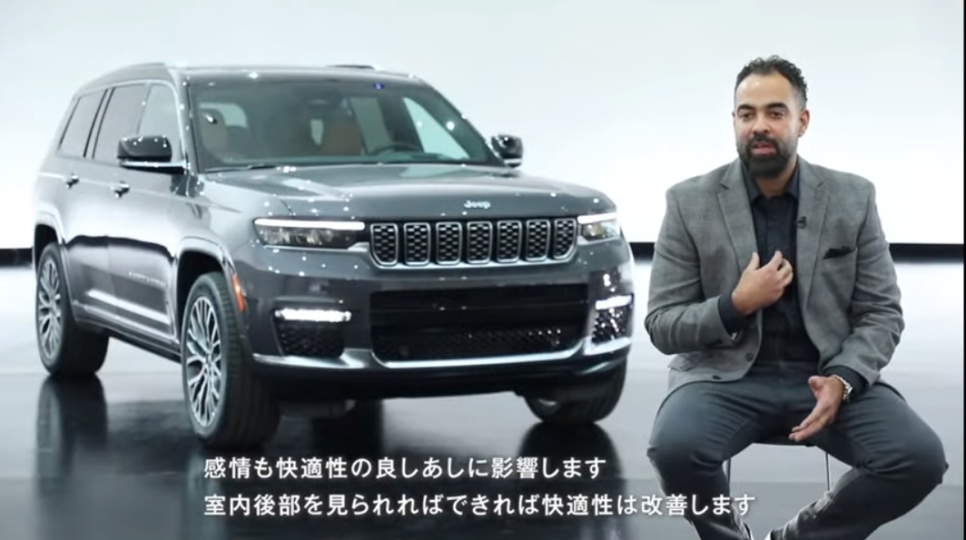 車内の2列目以降を上から撮影する「インテリア リアフェイシングカメラ」を標準装備