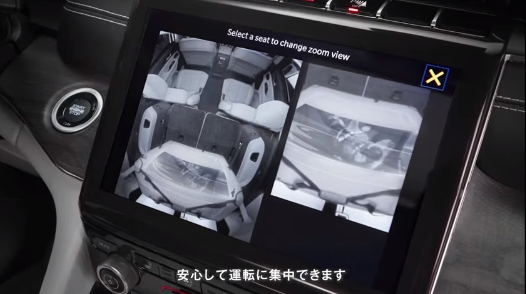 車内の2列目以降を上から撮影する「インテリア リアフェイシングカメラ」を標準装備