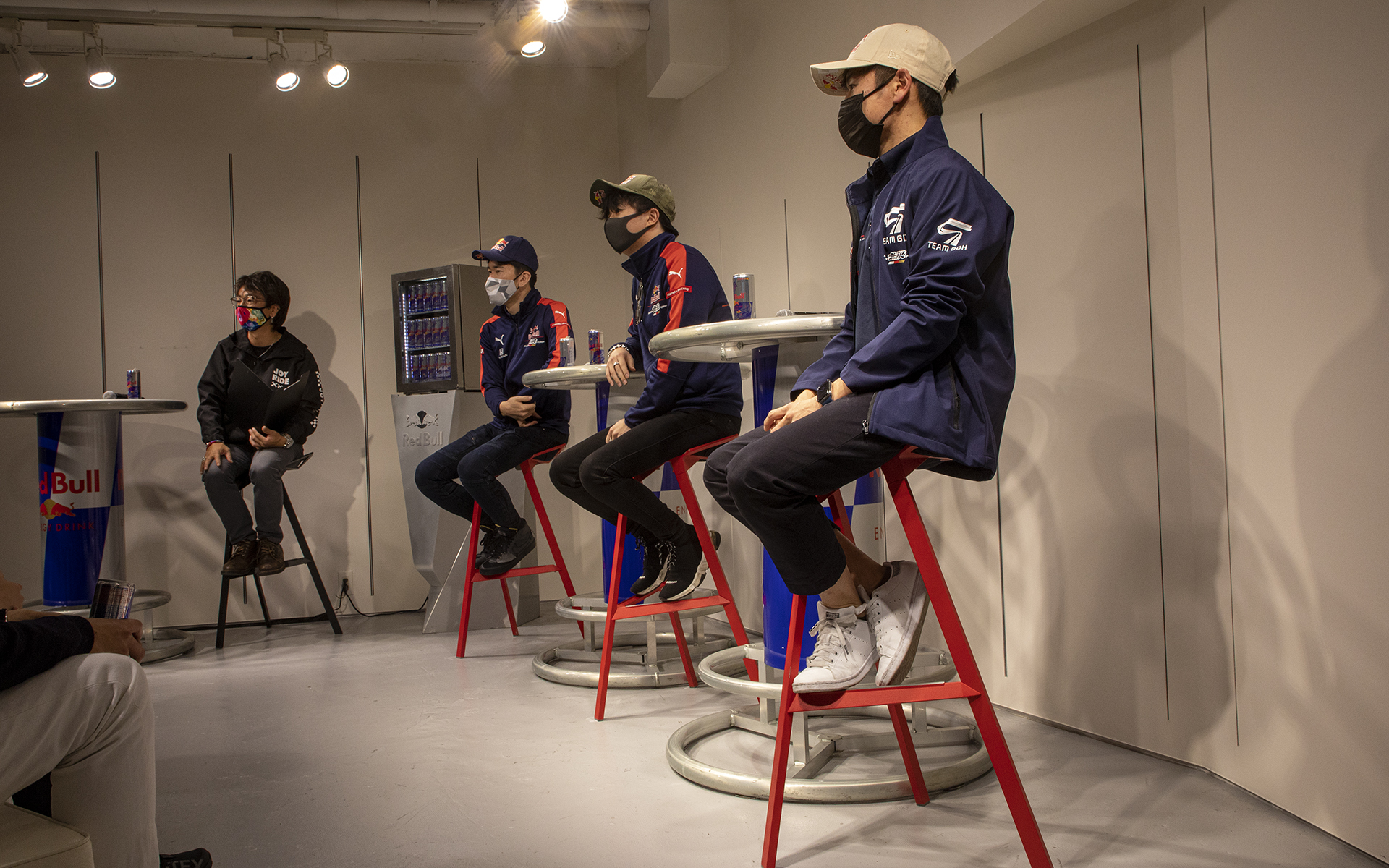 ドライバー、学生の方々は年齢が近いこともあって会場の雰囲気は和気あいあいという感じ。個人的な話も多かった