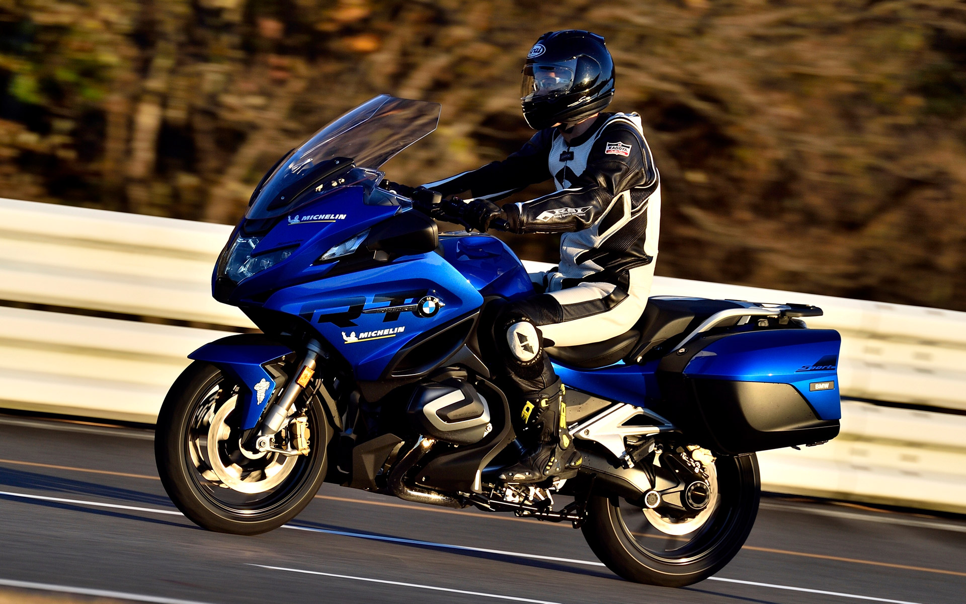 こうした超重量車でもより安定した高速走行を可能にしている