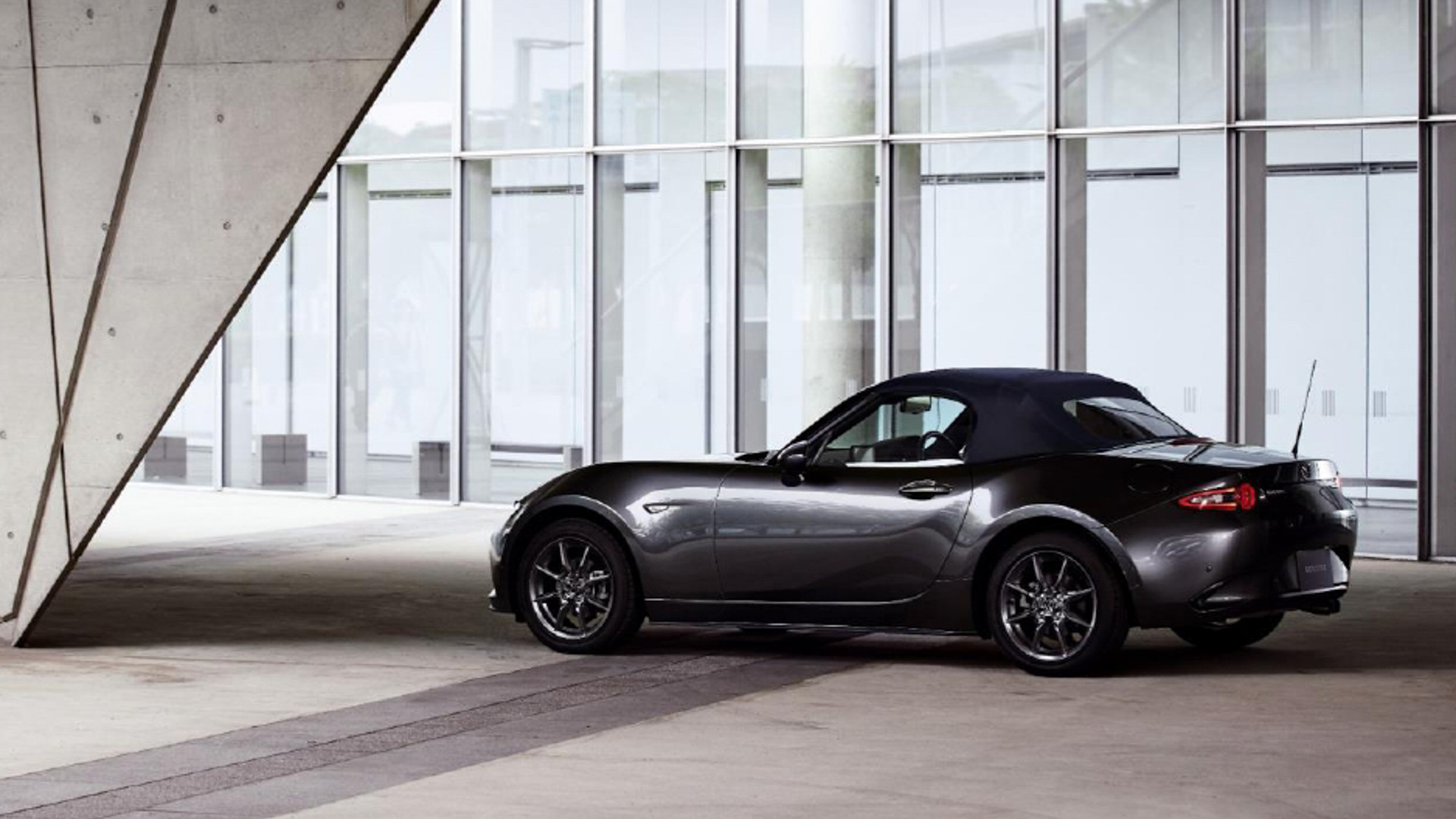 特別仕様車「ロードスター Navy Top」